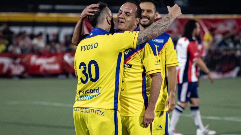 Miles asisten al “Clásico de Leyendas” en Tijuana