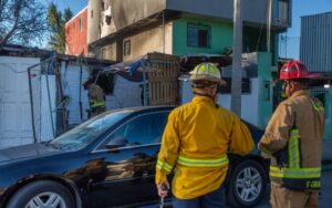Incendio consume vivienda en la colonia Nueva Tijuana y causa daños en dos más