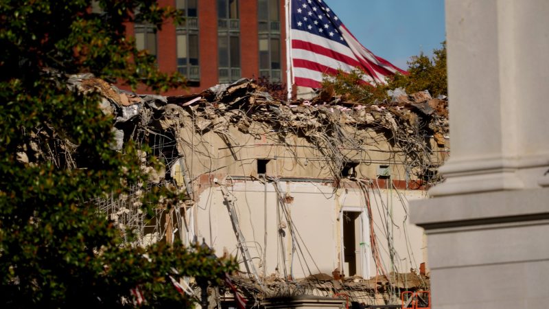 Trump ordena demolición de una parte de la Casa Blanca para construir un salón de baile