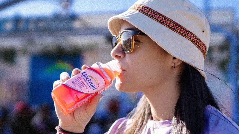 ¿Quién es el dueño de Electrolit y cuál es la polémica que involucra a influencers?