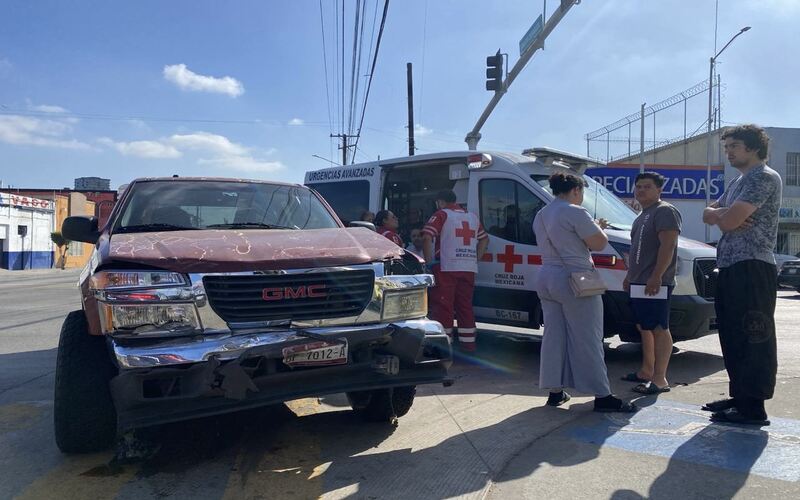 Cuatro lesionados en choque en la zona centro