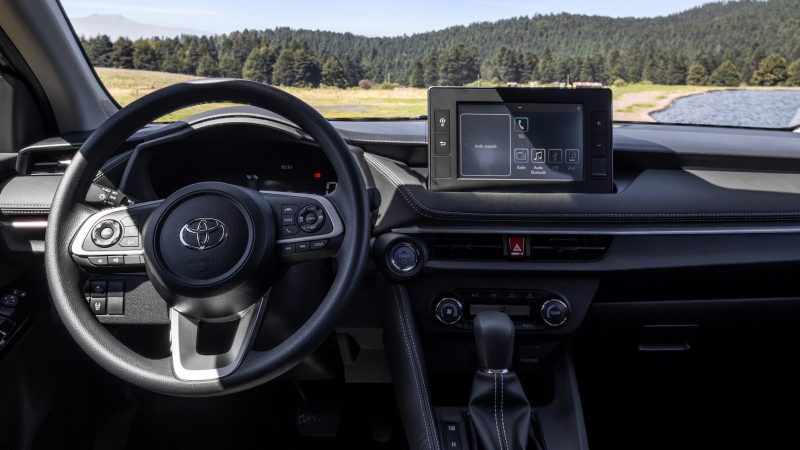 Toyota regresa al segmento híbrido subcompacto con un Yaris de menos de 450,000 pesos