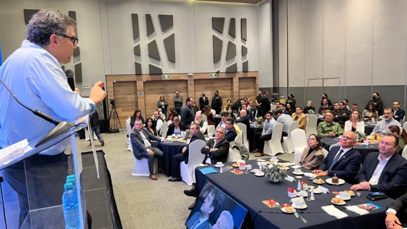 Abordan retos y oportunidades en la relación México-Estados Unidos