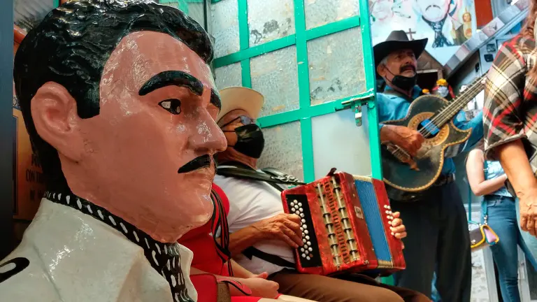 “Solo la muerte puede protegernos”: cómo el culto a La Santa Muerte refleja la violencia en México