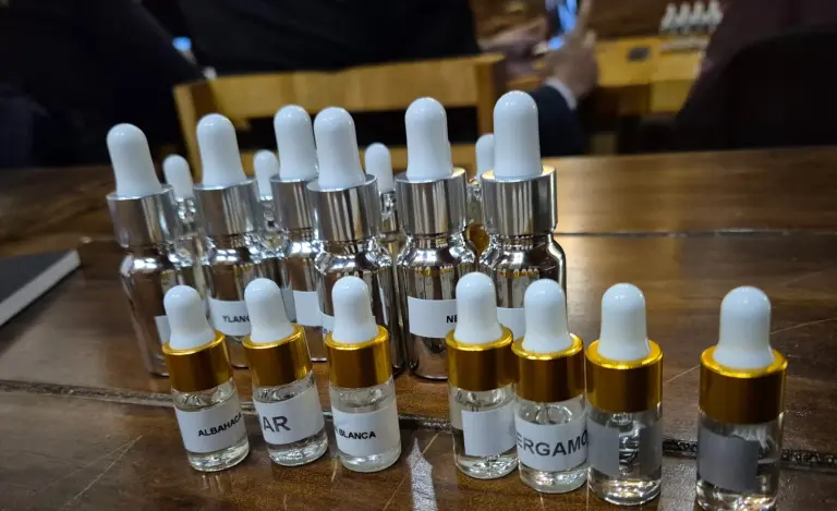 Cómo es una cata de perfumes y mezcales en CDMX