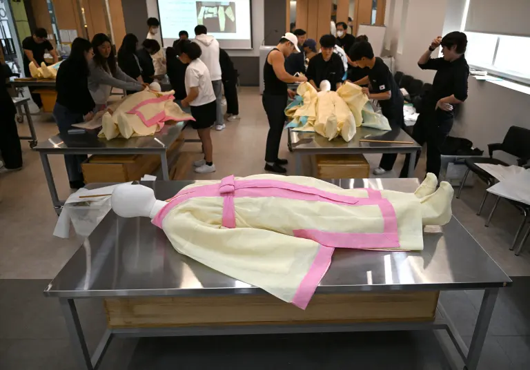 La muerte se convierte en un negocio en una Corea del Sur envejecida y solitaria