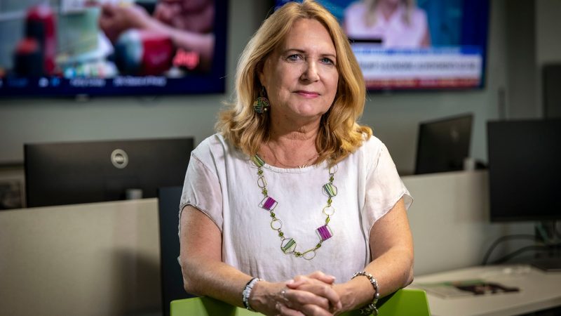 Julie K. Brown, la periodista que hizo caer a Epstein: “Temo que la Administración de Trump tratará de encubrir a hombres poderosos”