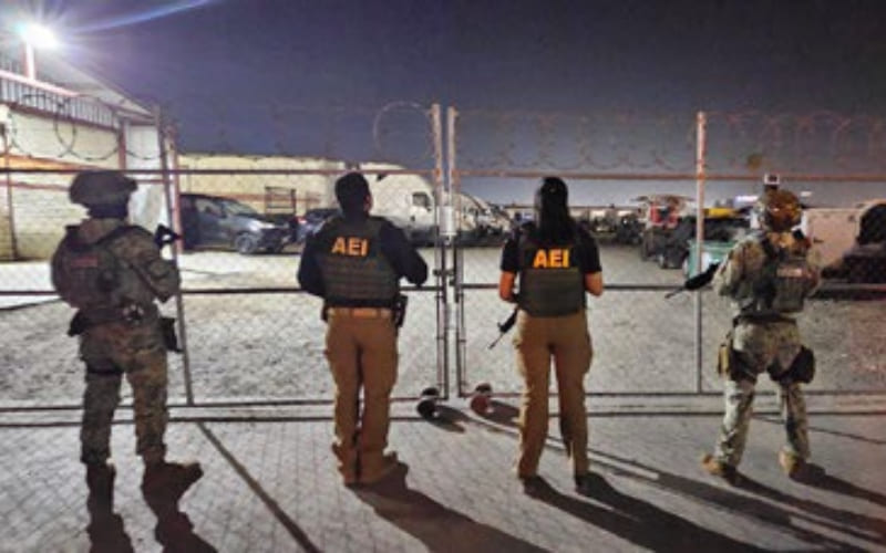 FGE Asegura más de 100 vehículos durante cateo en Tijuana