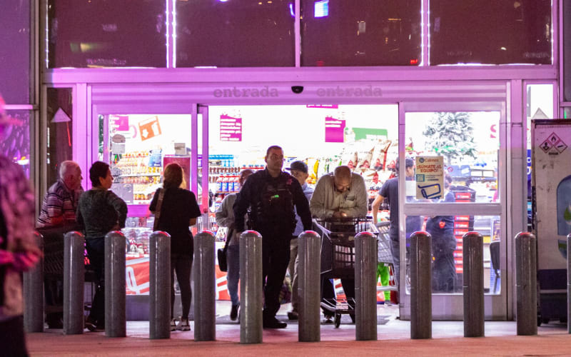 Asaltan a mano armada tienda Calimax en Gaz y Anexas