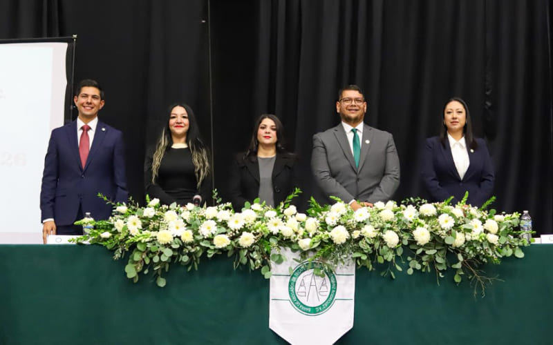 Alcalde Román Cota atestigua toma de protesta de la Nueva Mesa Directiva de la Barra de Abogados de Tecate “Rubén Armendáriz Rodríguez»