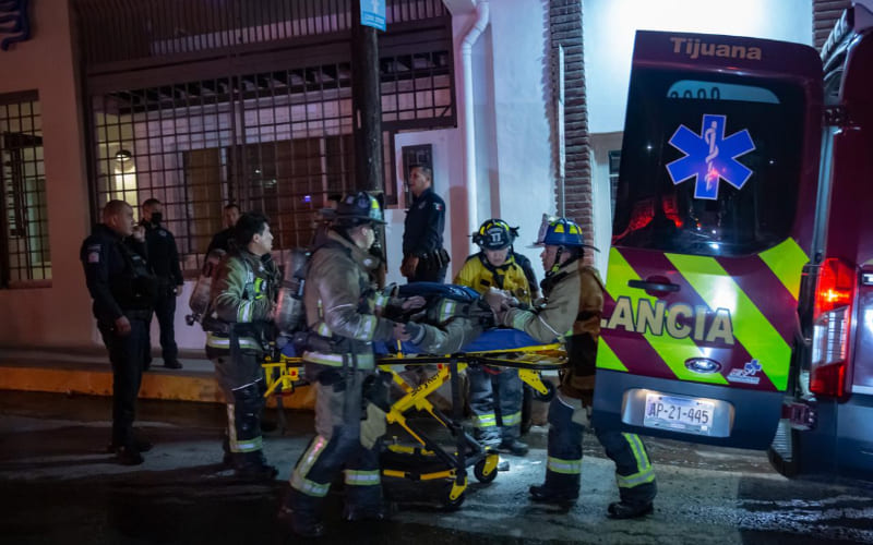 Localizan cuerpo carbonizado tras incendio en vivienda del bulevar Agua Caliente