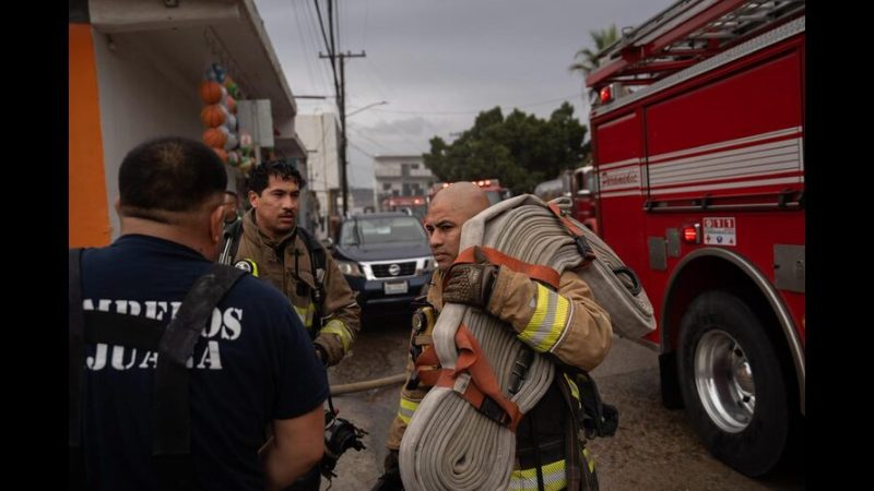 Hombre queda atrapado en una vivienda tras incendio en la Zona Centro