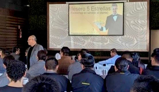 Impulsa Canirac la excelencia en el servicio al Cliente con Talles «Mesero 5 Estrellas»
