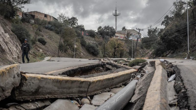 Continúan deslizamientos activos en la colonia Sánchez Taboada