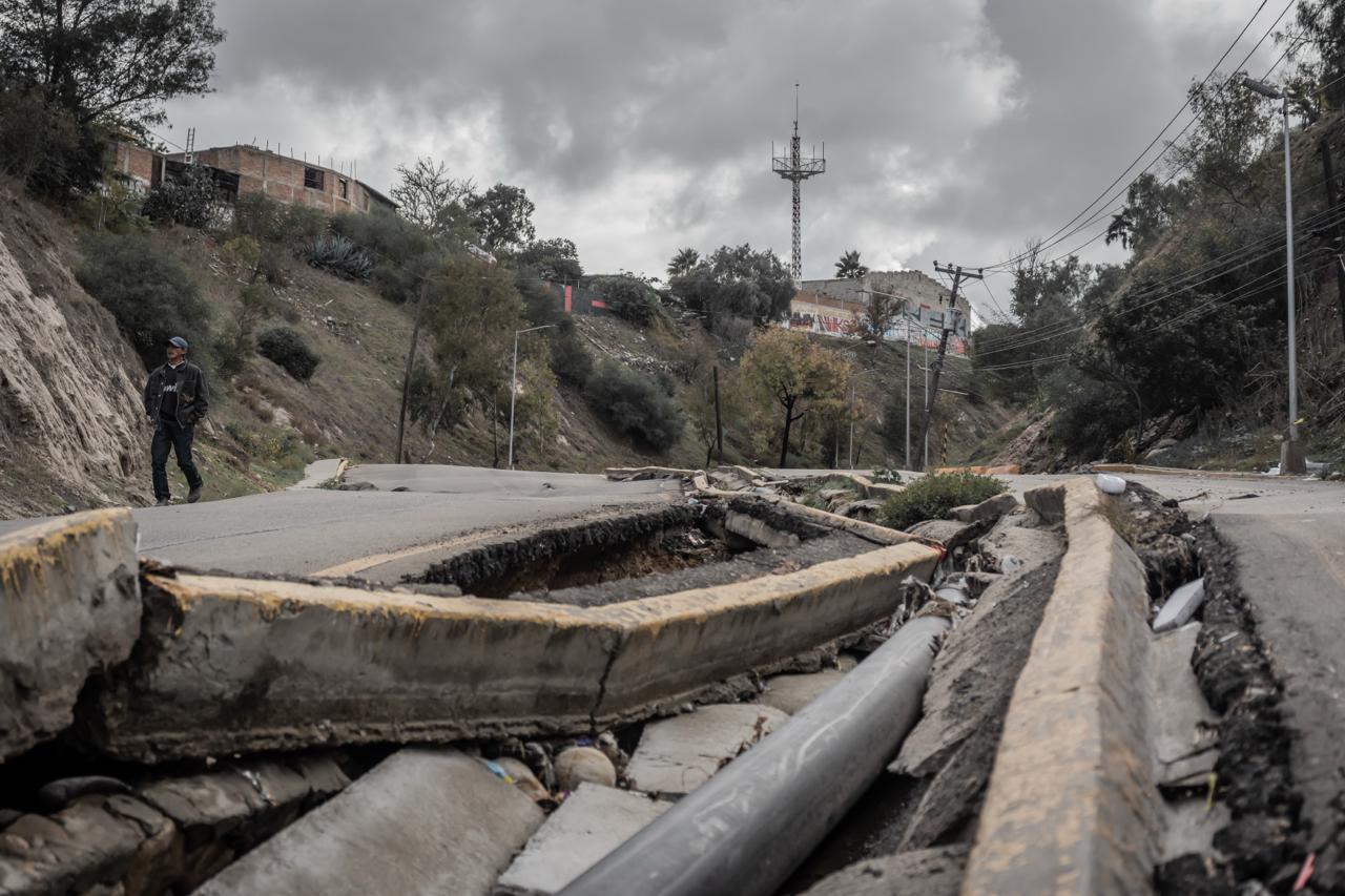 Continúan deslizamientos activos en la colonia Sánchez Taboada