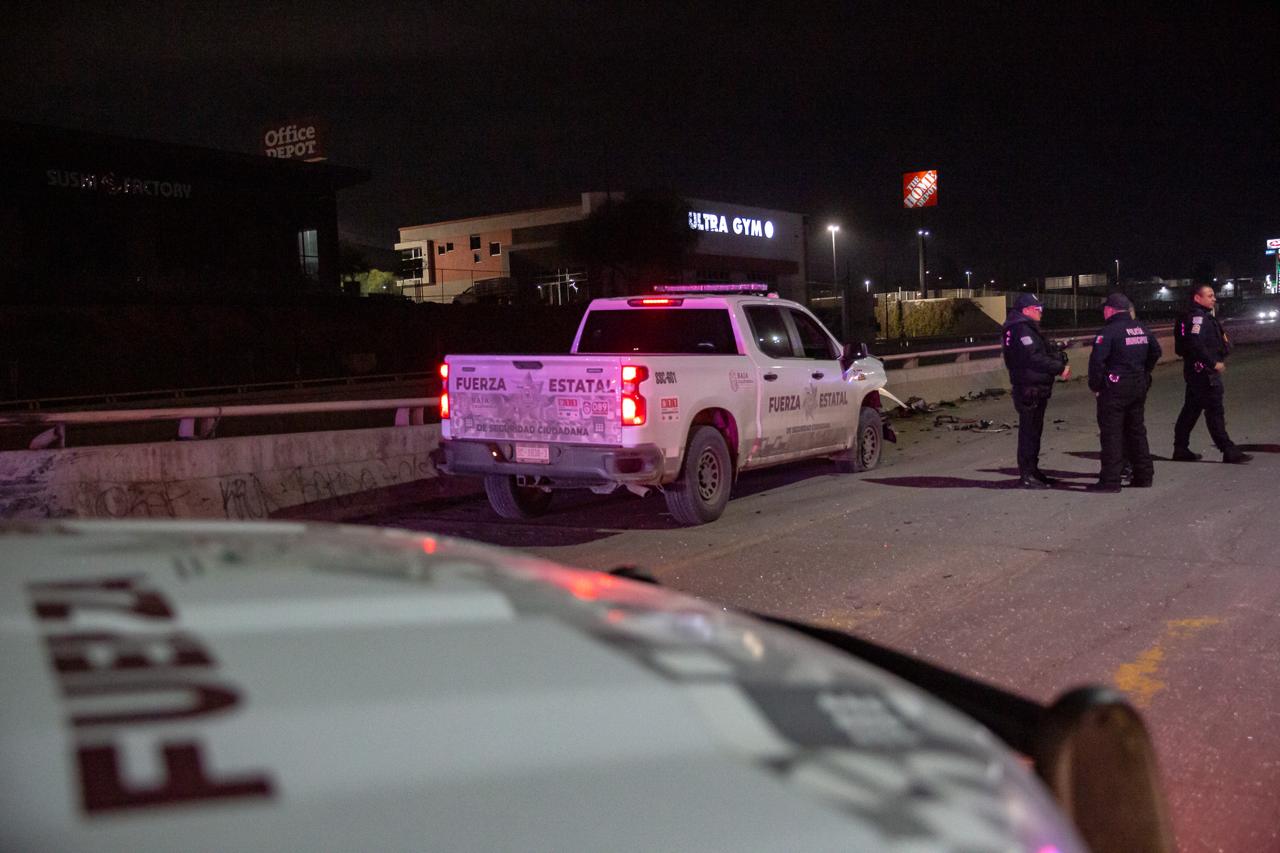 Choque en bulevar 2000 entre patrulla FESC y auto particular deja a un agente lesionado