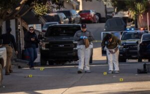 Hallan a un hombre sin vida con disparos de arma de fuego en Lomas de la Amistad