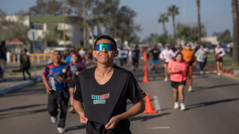 Realizan carrera atlética simultánea en 15 estados; más de 2 mil participantes en Baja California