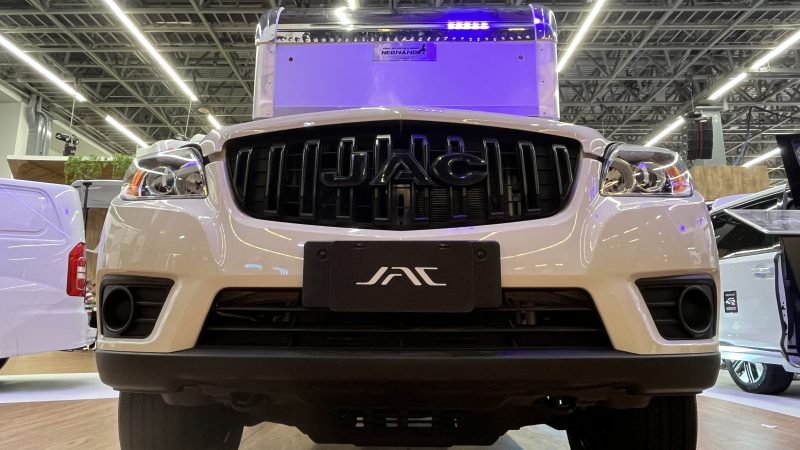 JAC lanza Frison T5, una pickup por debajo de los 400,000 pesos