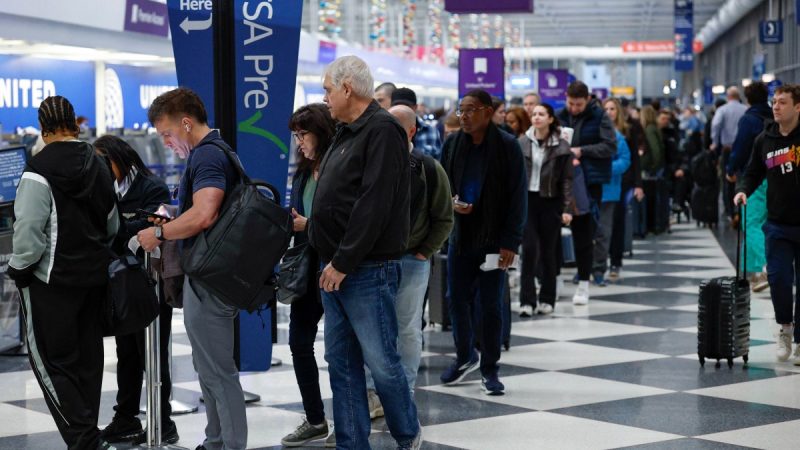 Aerolíneas al borde del caos por cierre de Gobierno en Estados Unidos