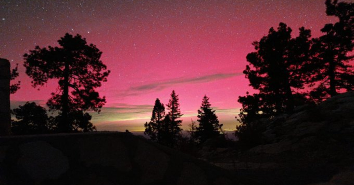¿Cuál es la relación entre las tormentas solares y las auroras boreales?