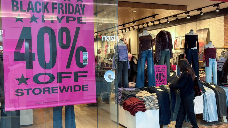 La paradoja del Black Friday: más compradores, menos dinero