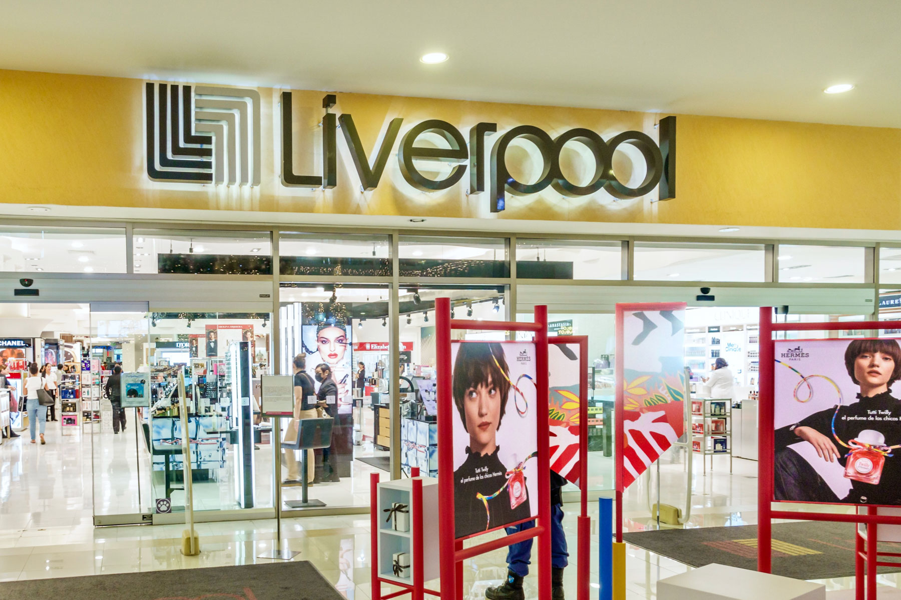 ¿Quién es el dueño de Liverpool, la tienda fundada por el tío de Ebrard en tiempos de los Niños Héroes?