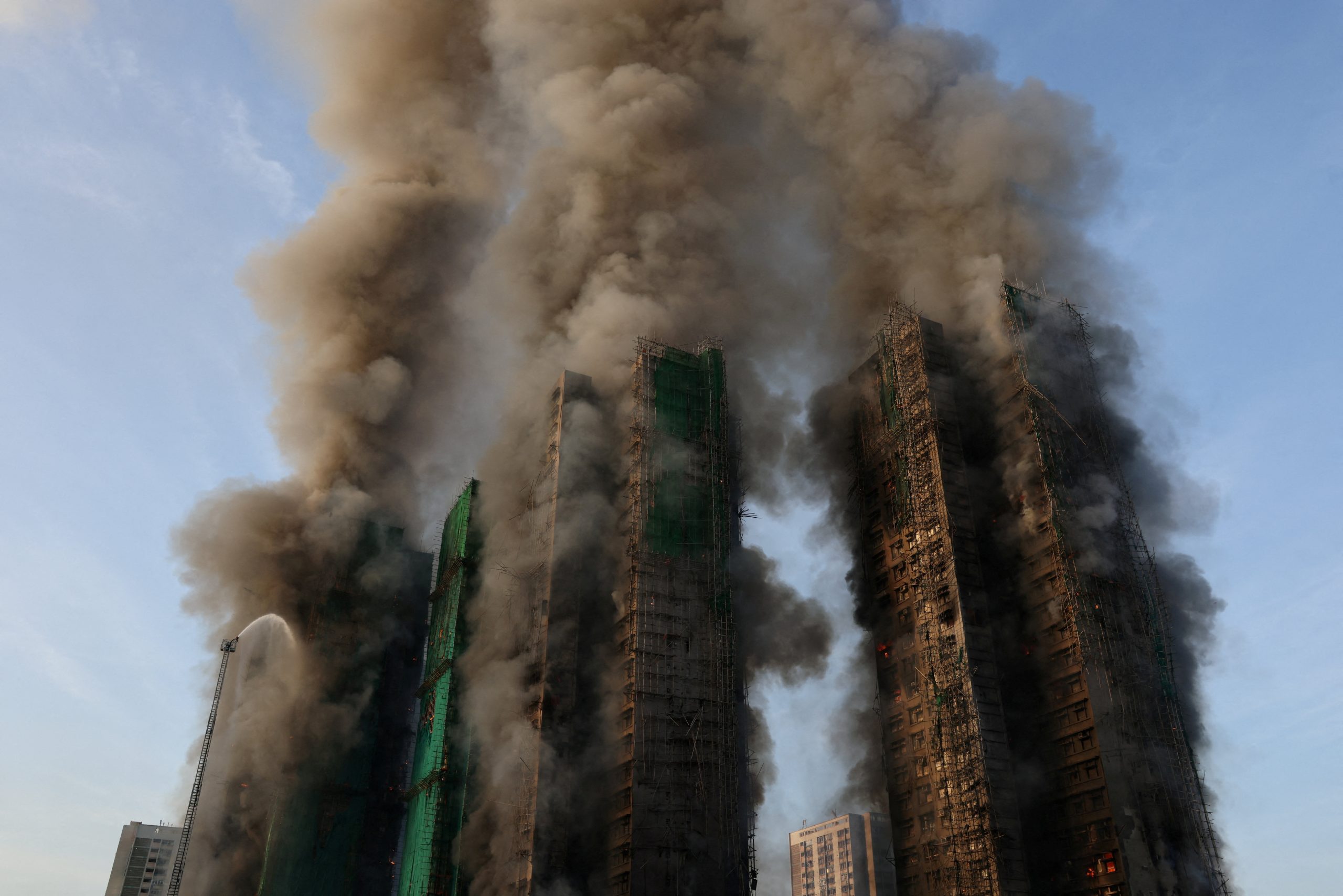 Un incendio en Hong Kong deja por lo menos 13 muertos