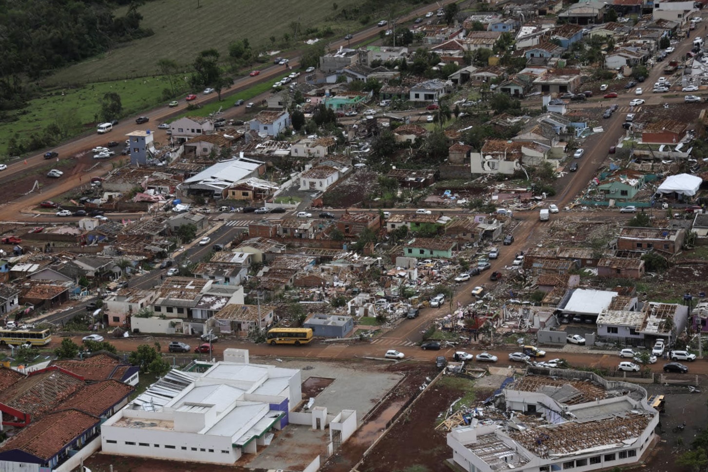“Destruyó la ciudad en minutos”: tornado deja 6 muertos y cientos de heridos en Brasil