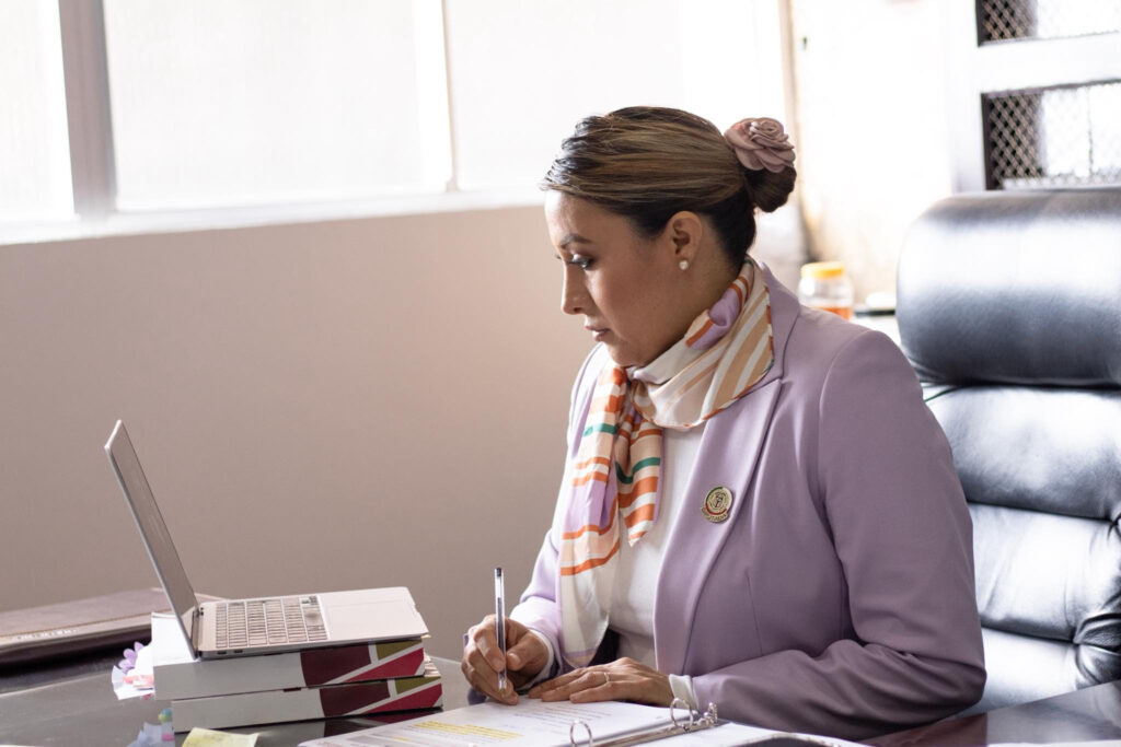 Analiza tres proyectos de dictamen en Comisión de Justicia presidida por la Diputada Peñaloza