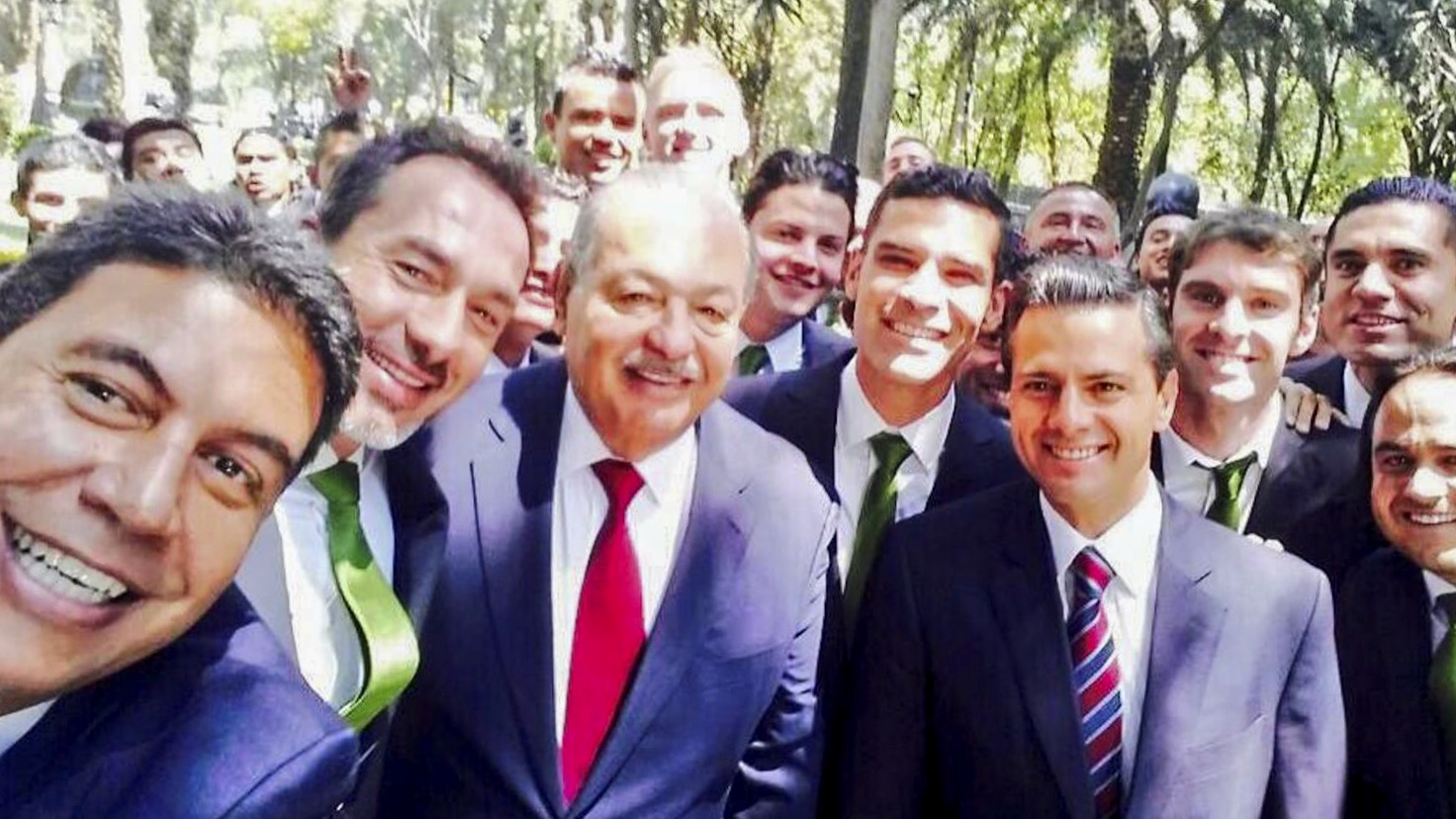 Adaptación: La estrategia de Carlos Slim para mantenerse como empresario líder en siete sexenios en México