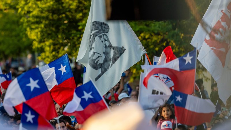 Franco Delle Donne, experto en ultraderecha: “Kast ha copiado con éxito el discurso antiinmigración de Europa por primera vez en Latinoamérica”