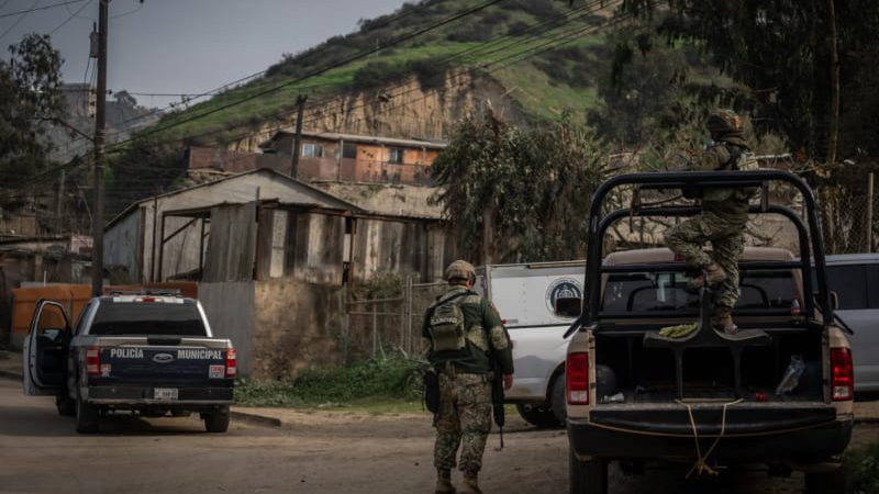 Localizan a persona sin vida con huellas de violencia en la colonia Rancho Las Flores