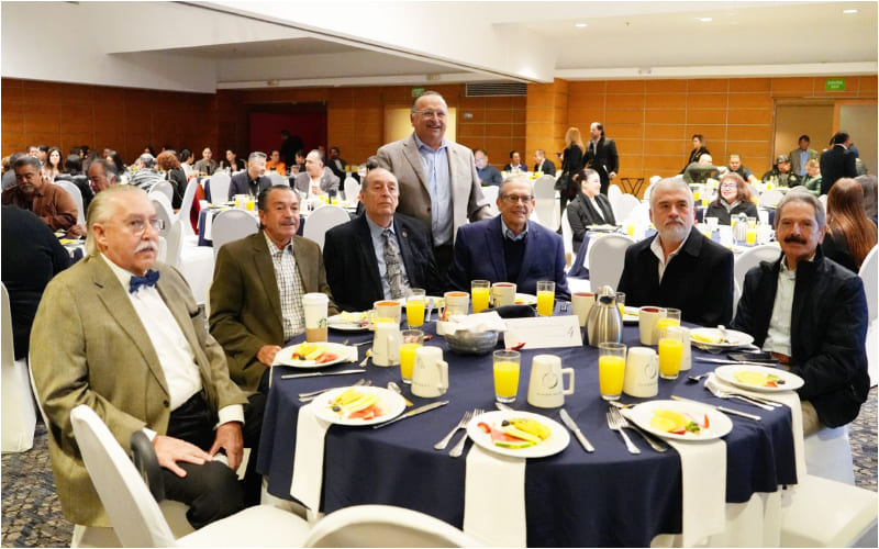 Olivaldo Paz acepta el reto de continuar como presidente de Canaco Tijuana