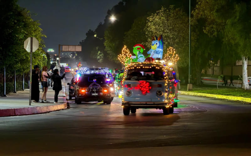 Arranca el Roll de las Luces 2025 y llena de color las calles de Tijuana
