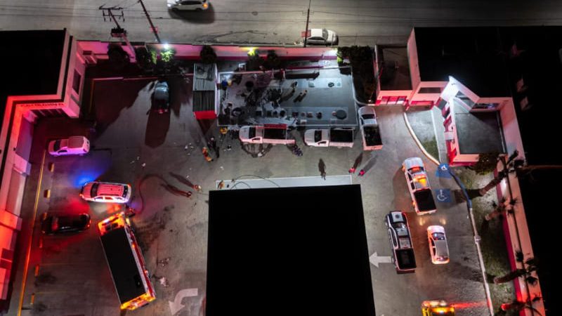 Dos trabajadores resultan intoxicados tras caer en fosa de combustible