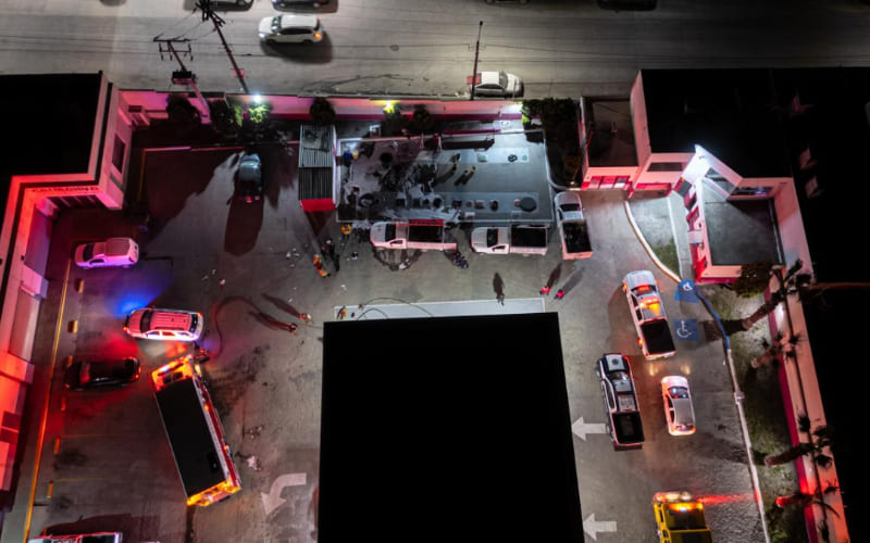 Dos trabajadores resultan intoxicados tras caer en fosa de combustible