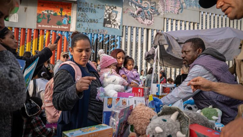 Celebran la 32ª edición de La Posada sin Fronteras en Tijuana – San Diego
