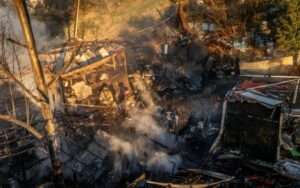 Incendio consume dos viviendas en la colonia Llamas Amaya