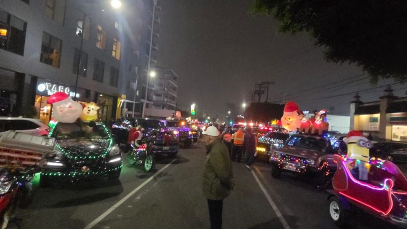 Caravana Navideña 4×4 llena de luces, música y espíritu solidario las calles de Tijuana