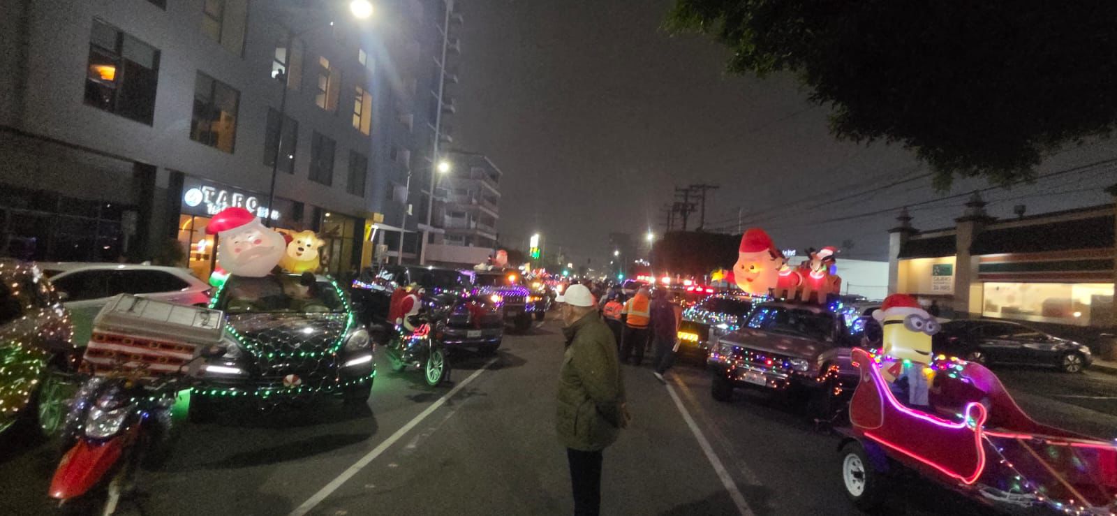 Caravana Navideña 4×4 llena de luces, música y espíritu solidario las calles de Tijuana