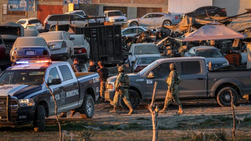 Incendian vehículo y lesionan a dos hombres tras ataque armado en Yonke La Tuza en Urbi I
