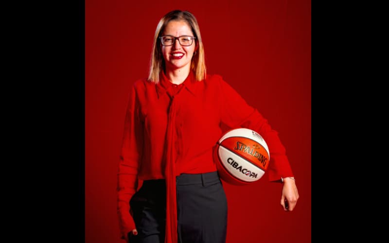 Paloma Zapata vuelve a casa: la pionera que inspira y fortalece al cuerpo técnico de Zonkeys