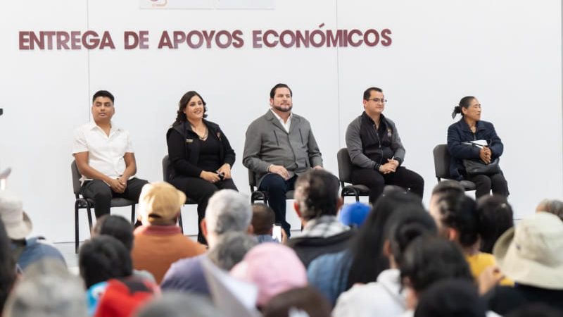 Entregan apoyos económicos a familias y asociaciones civiles en Tijuana