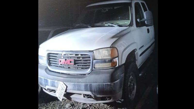 La fiscalía regional de Tecate ejecuta orden de cateo y asegura vehículo con reporte de robo en la Rumorosa