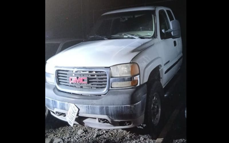 La fiscalía regional de Tecate ejecuta orden de cateo y asegura vehículo con reporte de robo en la Rumorosa