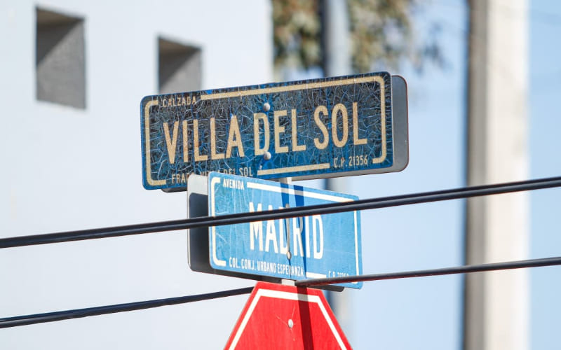 Localizan narcomanta en estación policial de Villas del Sol, en Mexicali
