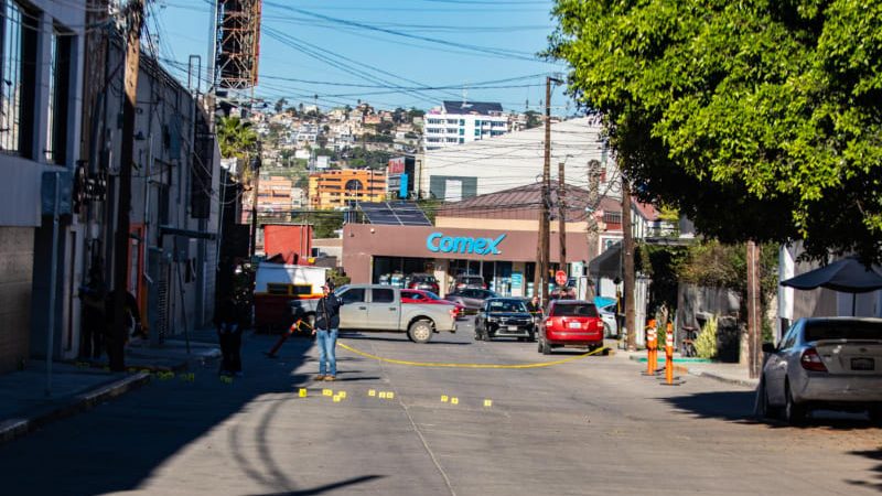 Hombre resulta lesionado por arma de fuego en bar sobre el bulevar Agua Caliente