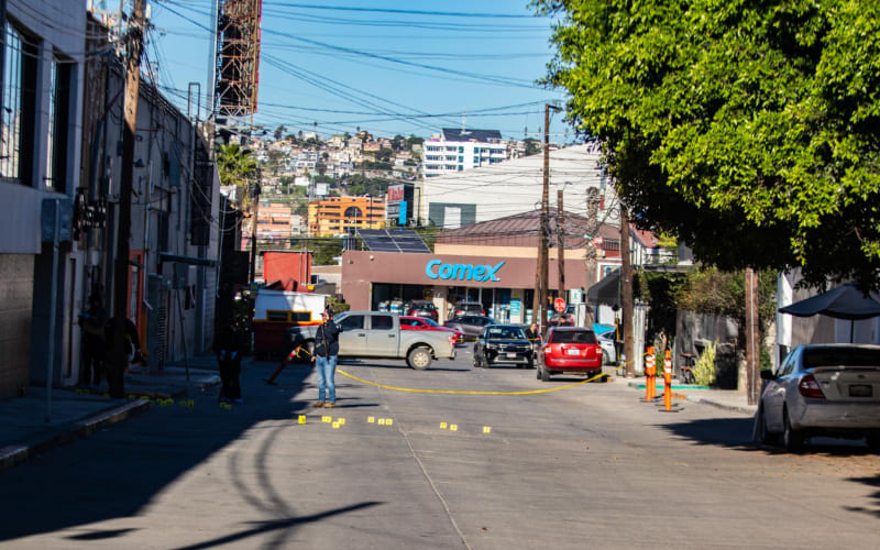 Hombre resulta lesionado por arma de fuego en bar sobre el bulevar Agua Caliente
