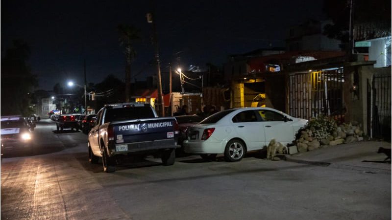 Matan a hombre en el patio de una casa en Camino Verde